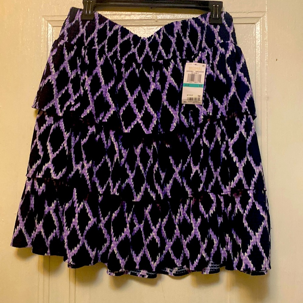 Size 0X Mk this cute skirt matches the blouse